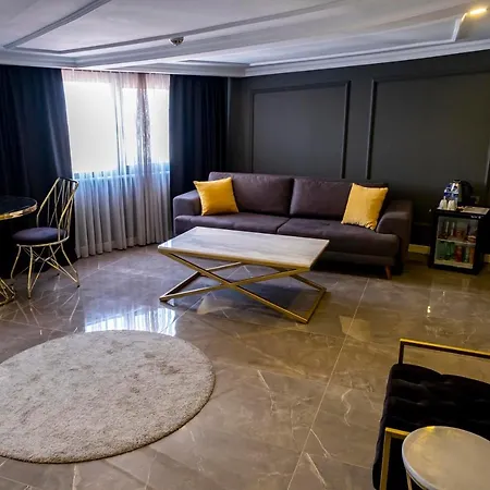 Готель B Loft 3*