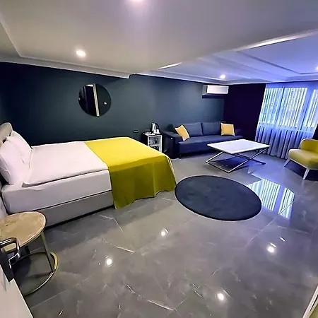 B Loft Ξενοδοχείο 3*