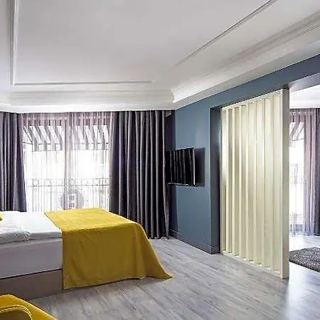 B Loft 3*
